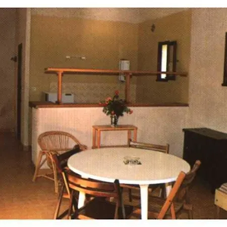 Lägenhet Domaine De L'avidanella Santa-Lucia-di-Moriani